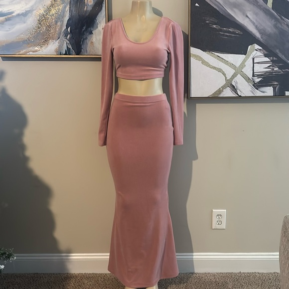 SHEIN Dresses & Skirts - SHEIN- 2pc Long Skirt and Shirt Set size M